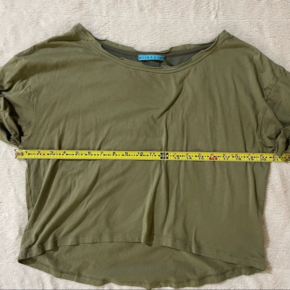Alice + Olivia Green Top / Size M - Picture 6 of 7